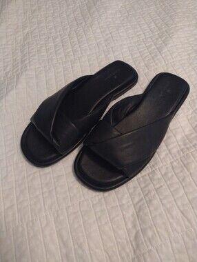 Caslon Lea Slides Women's 6.5 Genuine Leather Sandals Comfort Puff Crisscross